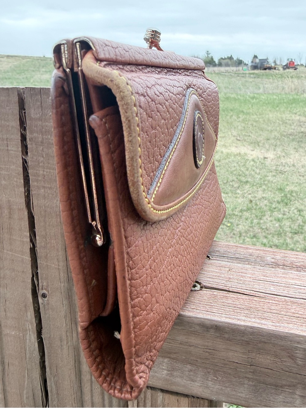 Vintage 90s Dooney & Bourke Leather Clutch Kiss Lock Checkbook Wallet - Picture 7 of 7